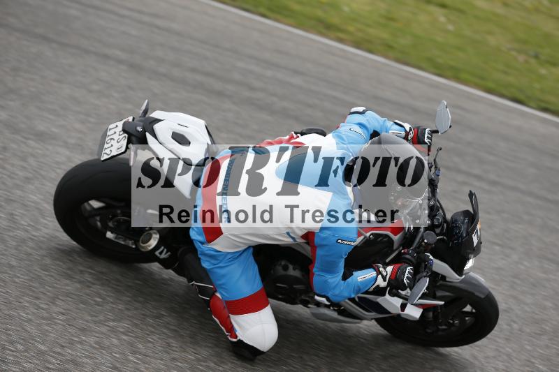 /Archiv-2025/10 23.04.2025 Cornu Master School ADR/rot-rouge/18